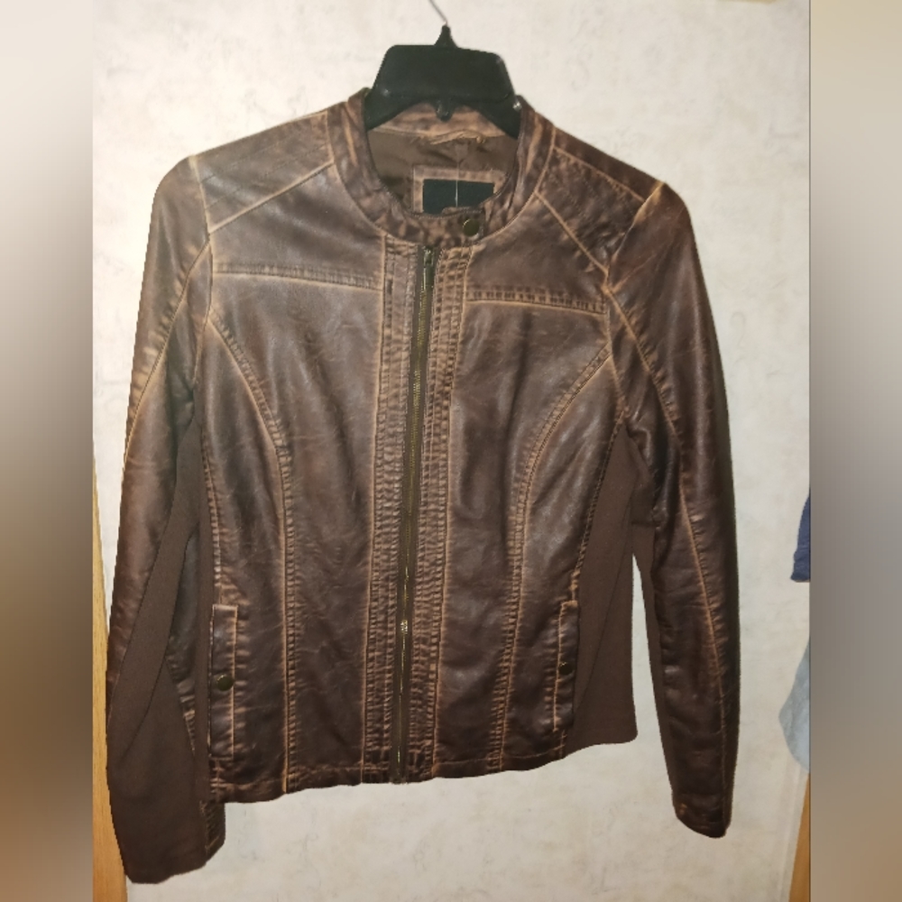Comfortably designed faux leather jacket